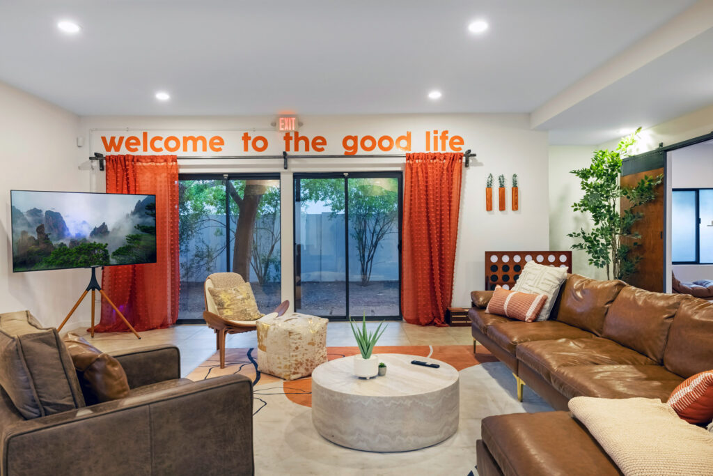 4202-N-44th-St-Phoenix---380