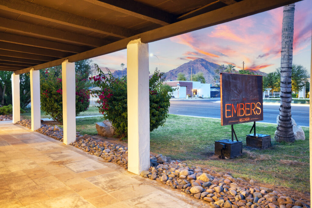 4202-N-44th-St-Phoenix---672