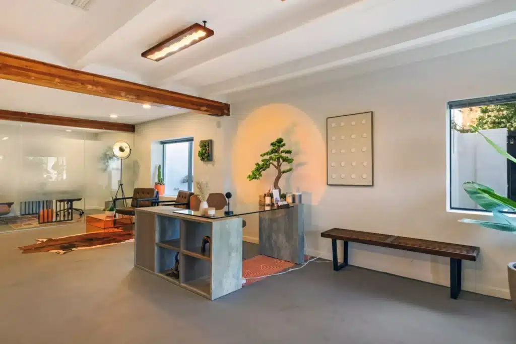 4202-N-44th-St-Phoenix-255-1536x1024